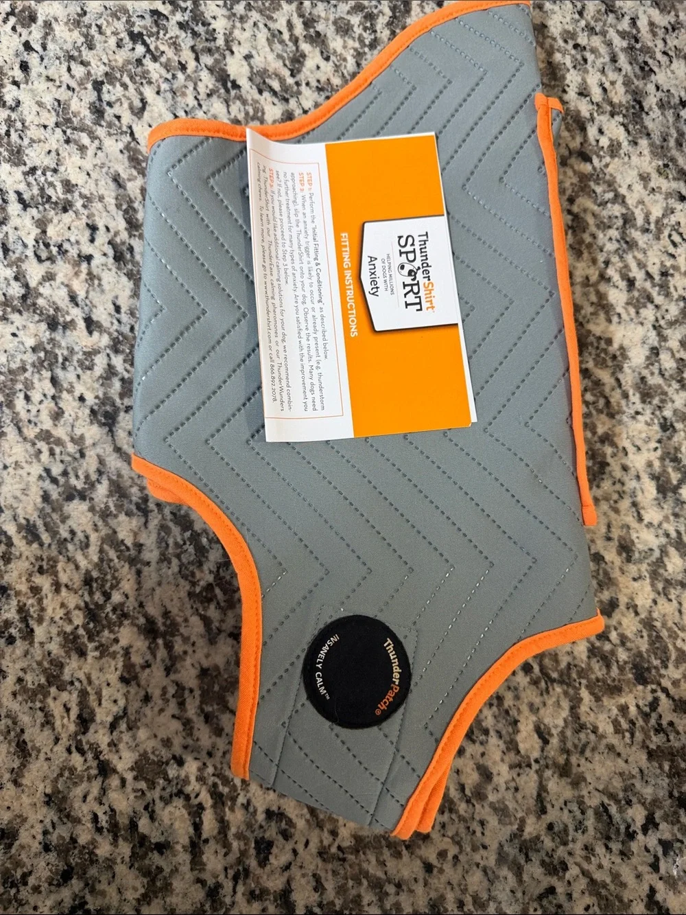 Thundershirt Sport Anxiety Wrap in Platinum with Tangerine Trim Sz Medium